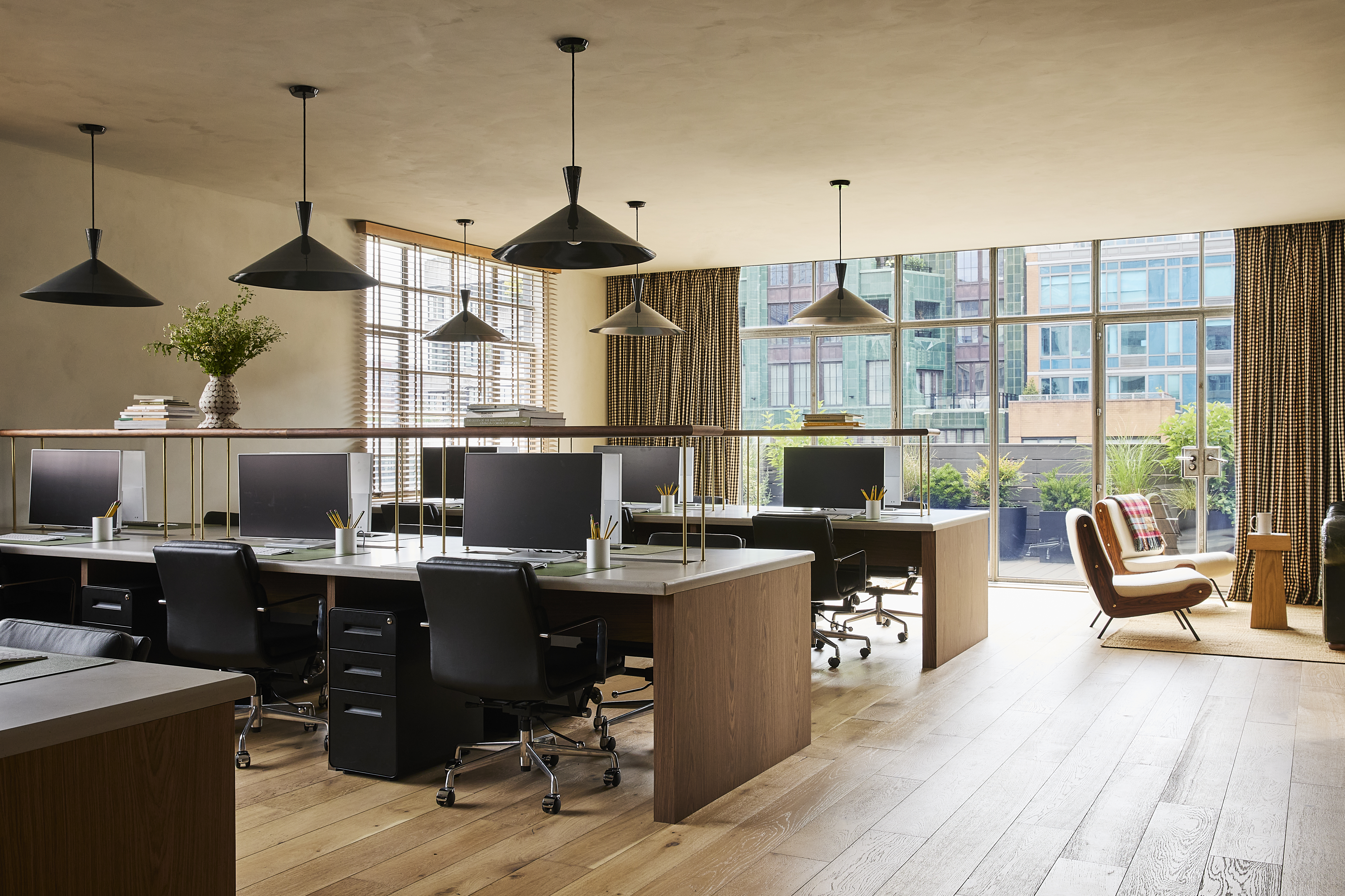 061325_HuxHux_SmartFlyer_Garruppo_247