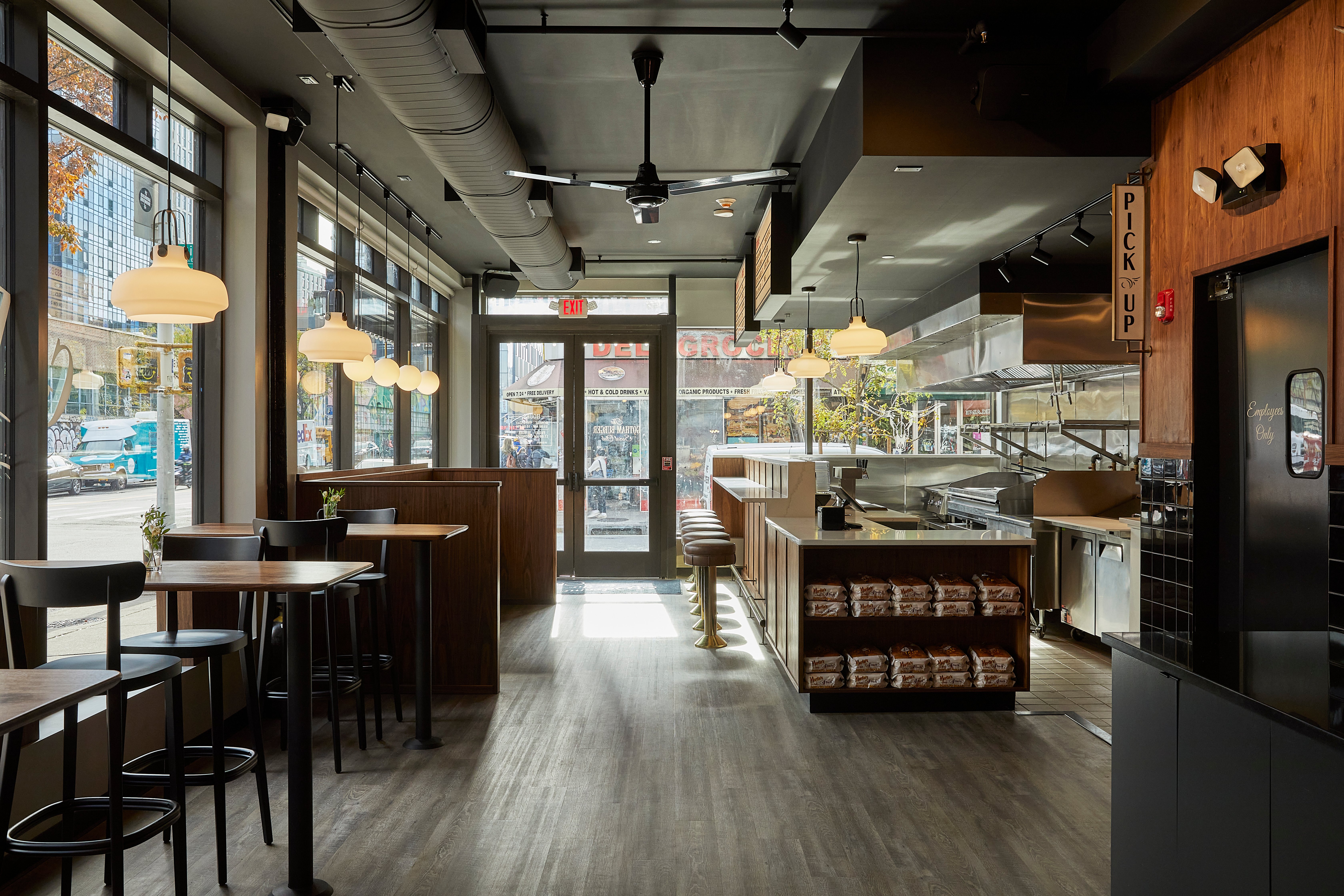 Hyphen_GothamBurger_Garruppo_111523_286-2